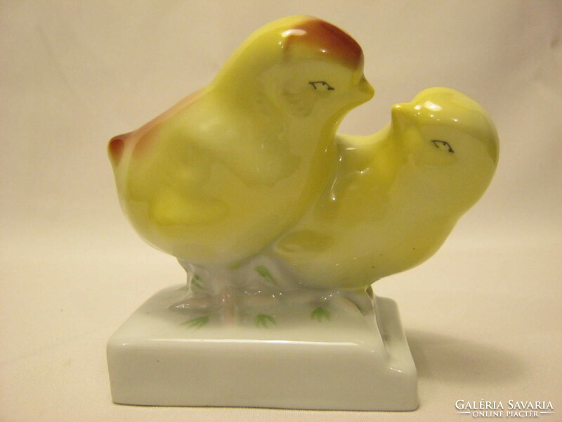 Pair of porcelain chicks