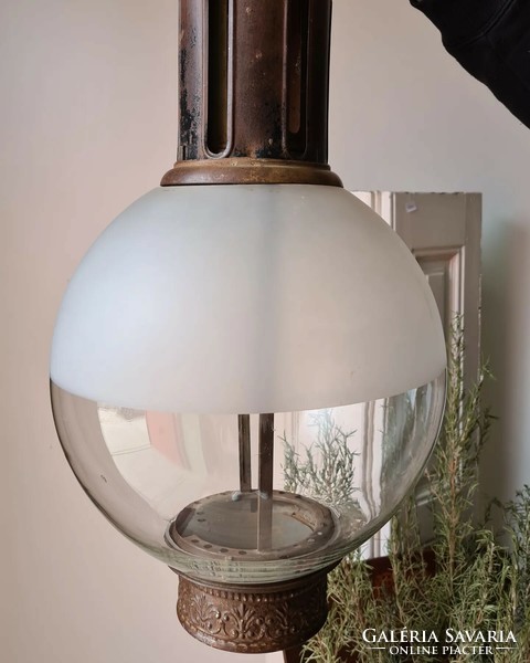 Különleges antik lámpa