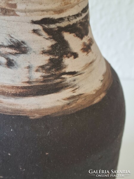 Sövegjártó Mária samottos modernista kerámia váza - 31 cm