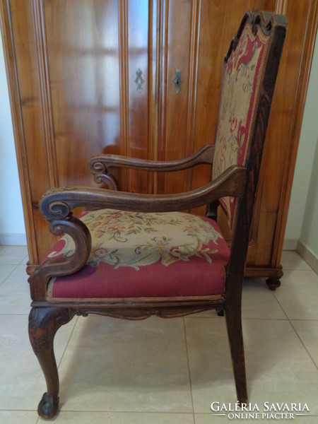 Antique gentleman's armchair - sofa-tron ﻿decorative size - appearance ii.