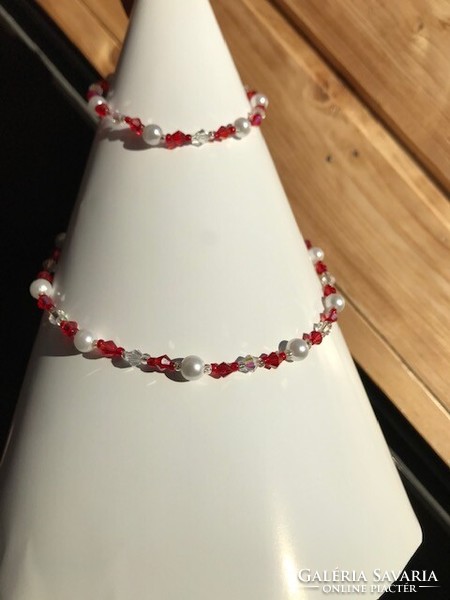 Elegant lace necklace and bracelet
