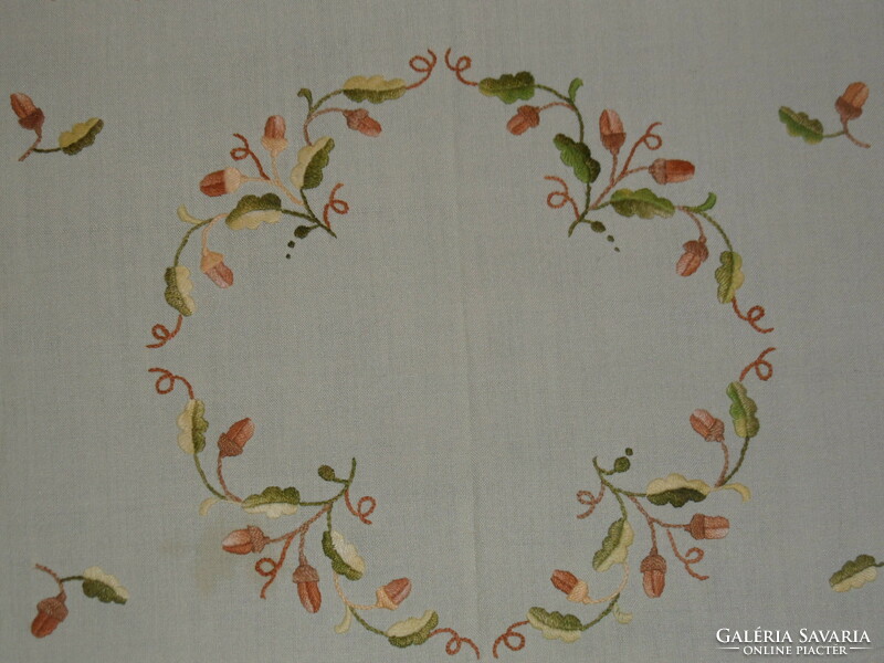 Hand-embroidered acorn tablecloth, runner