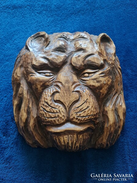 Wooden carved animal head, lion head, wall hanging carving, decorative object, lion
