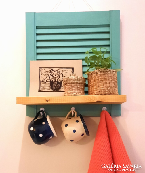 Wall shelf with 3 hangers