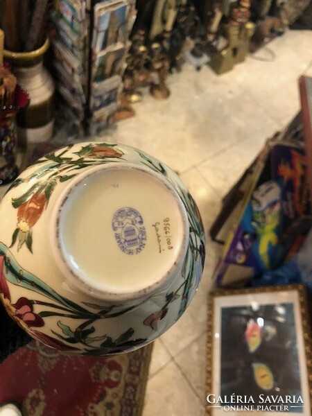 Régi Zsolnay Orchidea mintás porcelán váza, 20 cm-es magasságú.