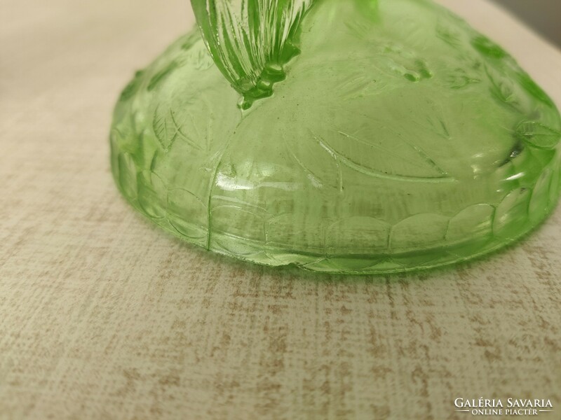 Gyönyörű zöld üveg sowerby gyertyatartók párban