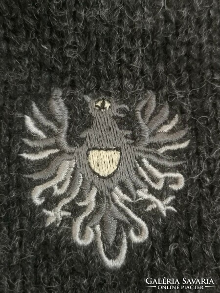 Hammerschmid s-m 100% wool sweater antler buttons