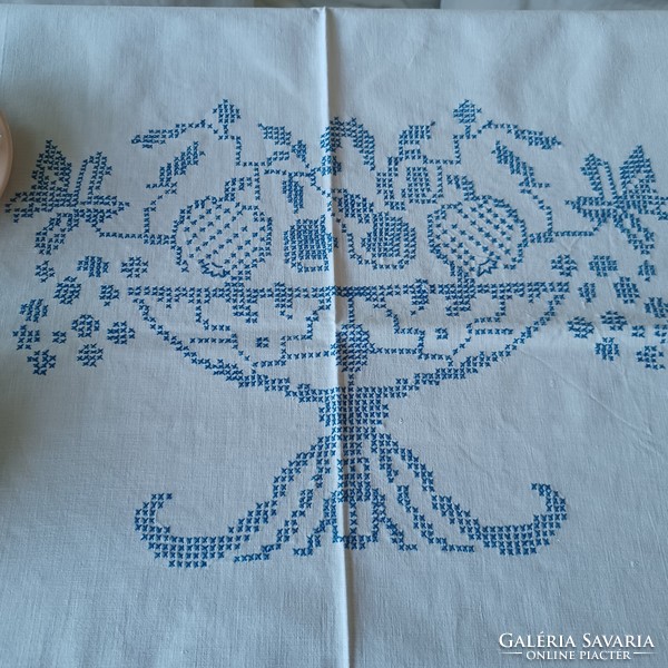 Vintage cross-stitch linen tablecloth in country style (with fruit basket)