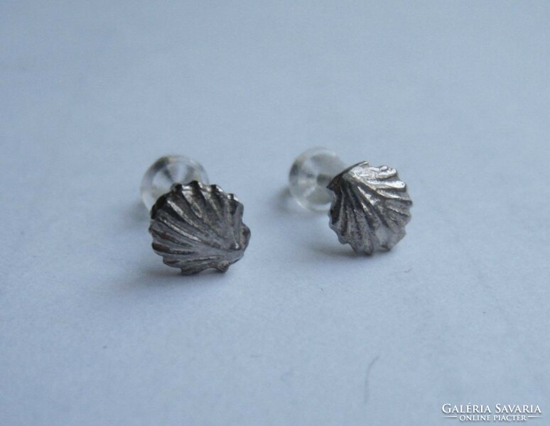 Small shell, silver earrings