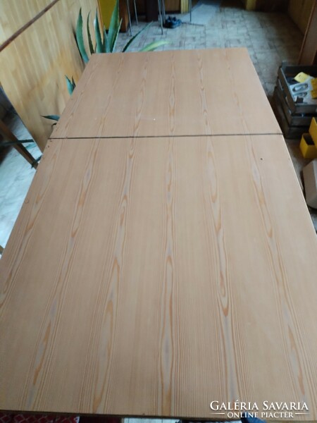 Retro kitchen table