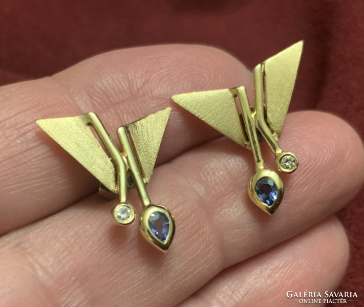 Art deco gold earrings with diamond-sapphire stones