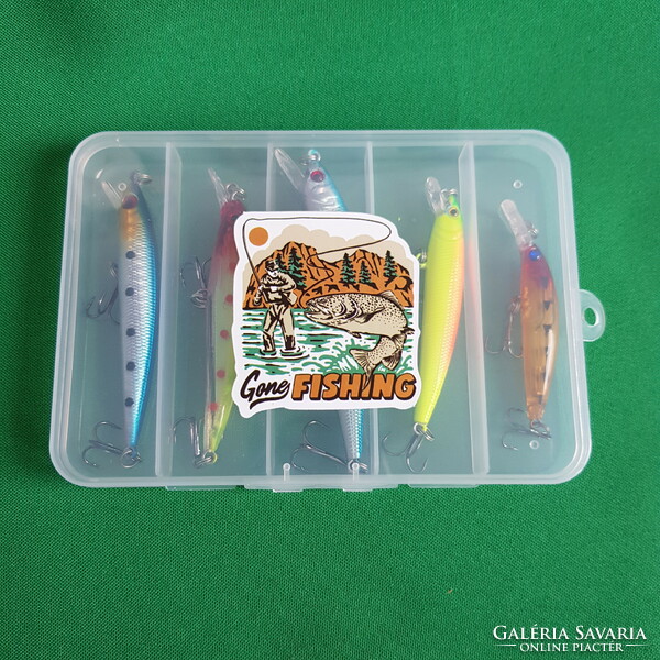 New 5-piece wobbler fishing bait set in box - 4.