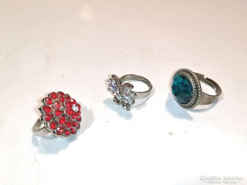 Gyűrűk lepke, piros és kékstraszos (1148)