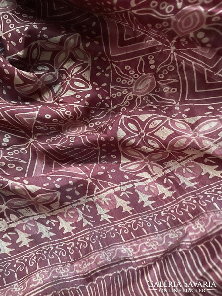 Hatalmas méretű, gyönyörű batikolt indonéz kézimunka 100% selyem- sál, kendő, stóla 170*88cm+ rojt