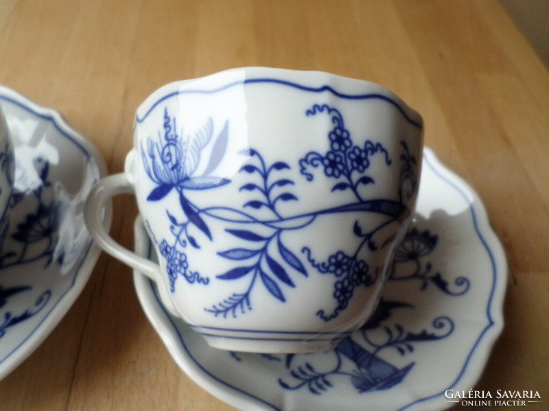 Older onion pattern porcelain cup set - piece