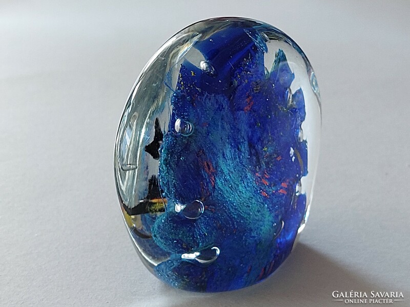 Murano leaf-weight oval glass ornament with herringbone motif, sea motif