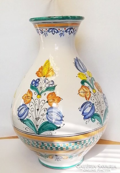 Handcrafted floor vase with Habán pattern from Kaposvár. A unique artefact