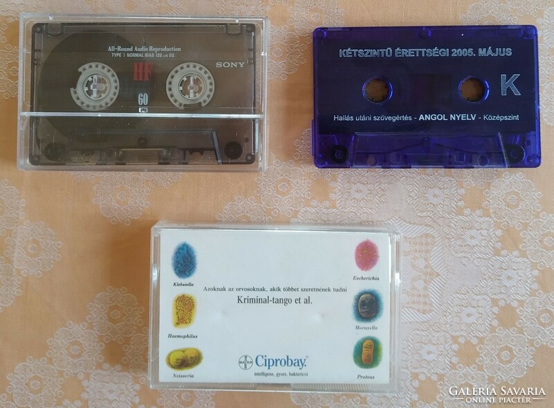 Tape cassettes (retro audio sound carriers)
