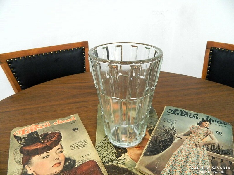 Eredeti art deco / bauhaus letisztult formavilágú üveg váza