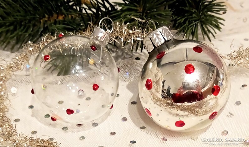 Piros pöttyös üveg gömb karácsonyfa díszek 2db együtt 5cm