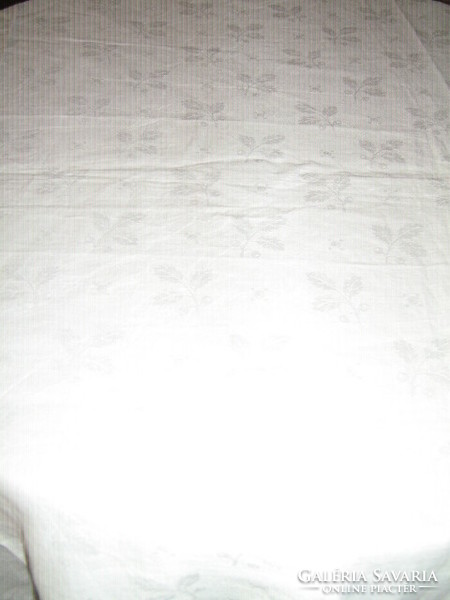 Beautiful antique leaf circle floral damask tablecloth