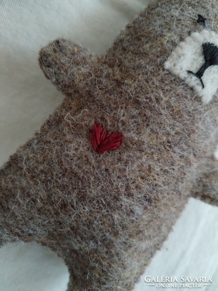 Wool felt bear - welcome / brown