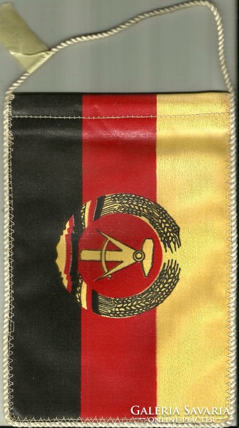 Asztali zászló = NDK (textil, 14,5 x 21,5 cm, kétoldalas)