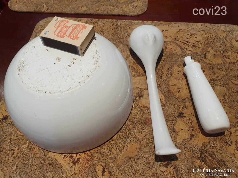 Retro antik nagy mázas porcelán gyógyszertári dörzs mozsár keverőtál vagymi + kanál és WC lehúzó