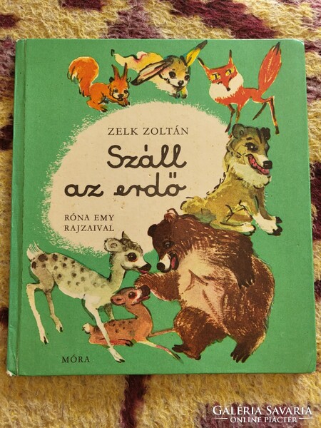 Zoltán Zelk: the forest flies