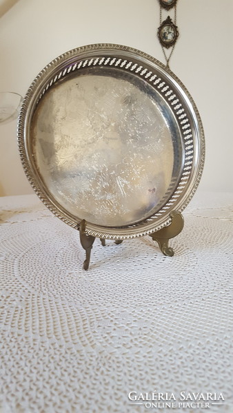 Chiseled, pierced small round silver-plated metal tray