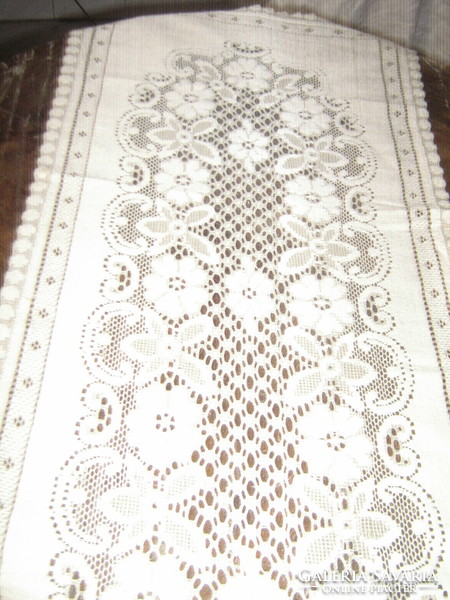 Beautiful openwork lace flower pattern tablecloth runner