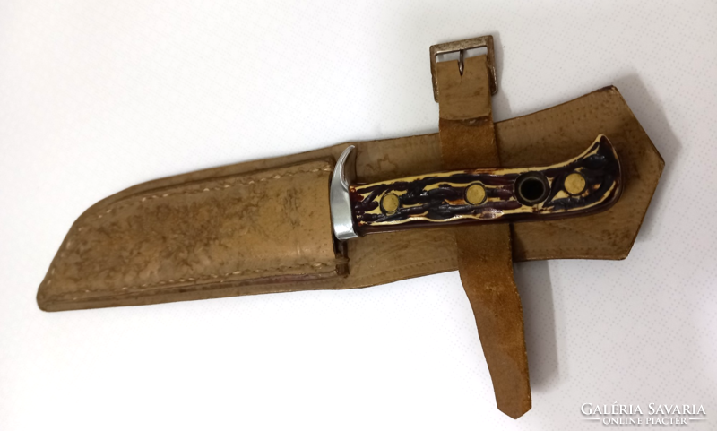 Antique hunting dagger, the dagger is 24.5 cm long and can be attached to a belt in an original leather case