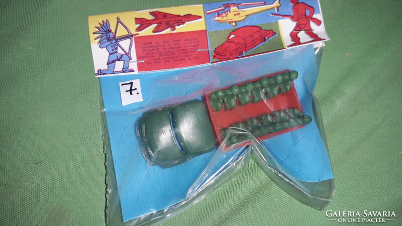 Retro traffic goods Hungarian small industry molded plastic military truck unopened package rare collectors 7
