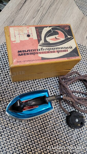 Russian collar iron. Nice condition. Works. Own box.