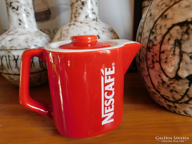 Nescafé - classic red coffee pourer