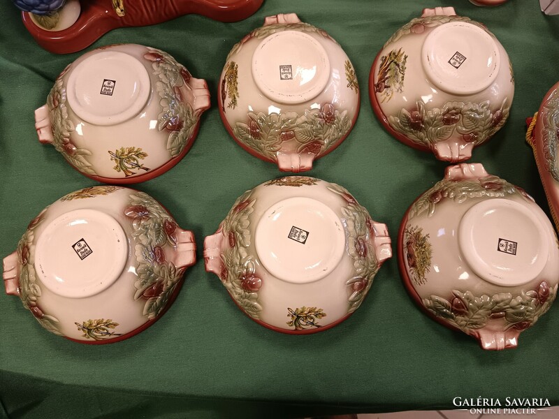 Hunter motif ceramic serving set