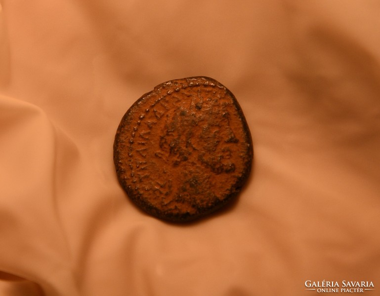 Római Senatus Consulto logóval ellátott római érme