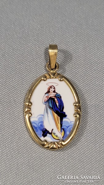14 K gold women's Mary pendant