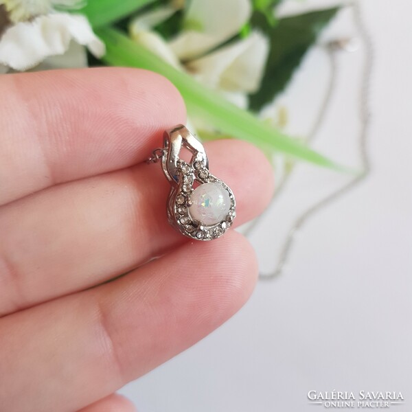 New bijou necklace with opal stones and rhinestone pendants