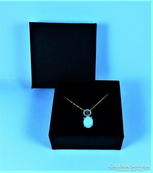 Dazzling 14k gold necklace and pendant with diamonds and opal gems!!!