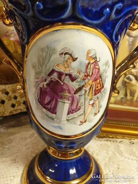 Scene porcelain vase with lid, Italy