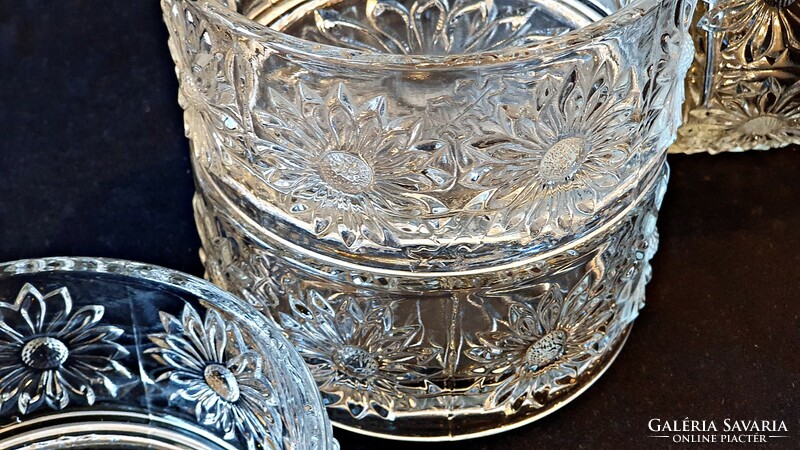4 Pcs. Molded glass bowl. 6 cm high. With a diameter of 12 cm. For salad, dessert, etc.