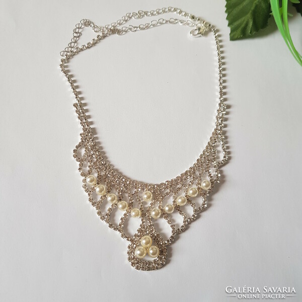 New bridal necklace with rhinestones and pearls