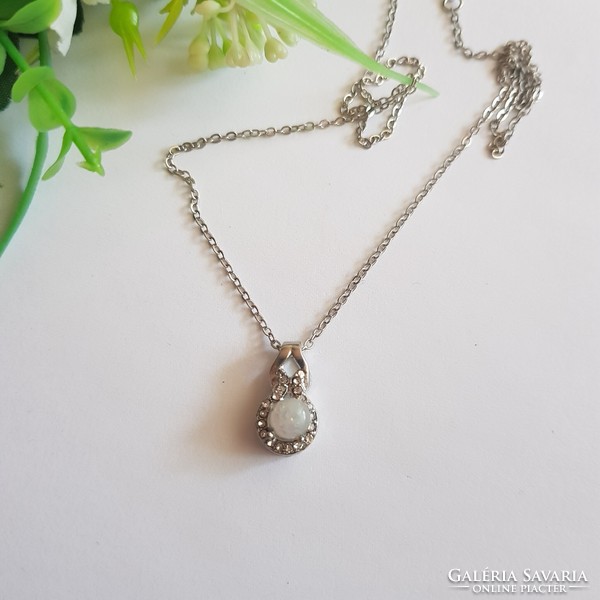 New bijou necklace with opal stones and rhinestone pendants