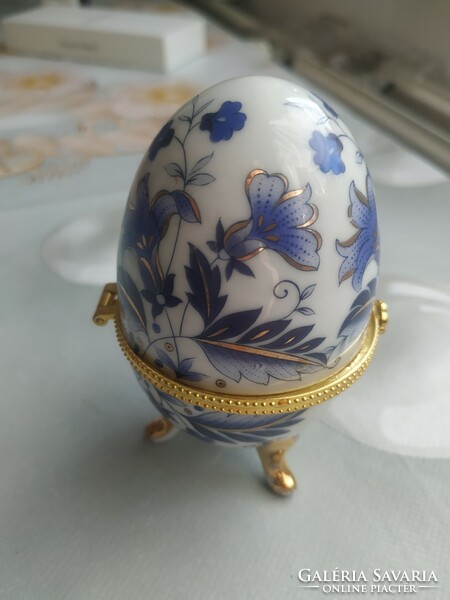 Faberge tojás 3 lábú díszdobozban   eladó!