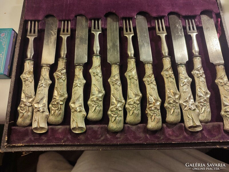 Set of dessert cutlery with antique silver handles