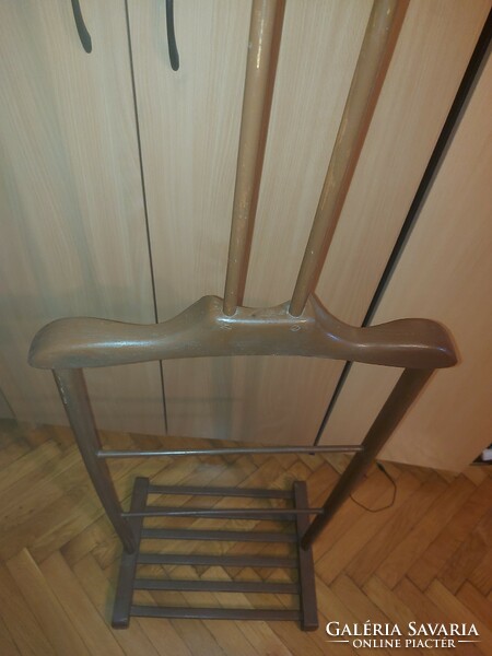 Room-size, wooden, 150 cm high, stable, in good condition