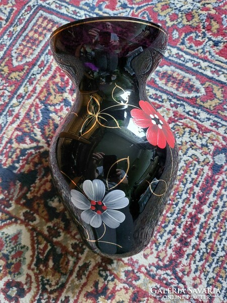 Vintege's hand-painted glass vase