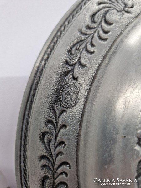 Pewter plate with a diameter of 25 cm
