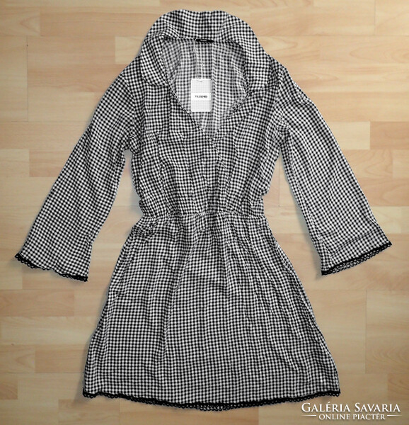 New, Tezenis brand, size M, small black and white checkered women's dress with collar